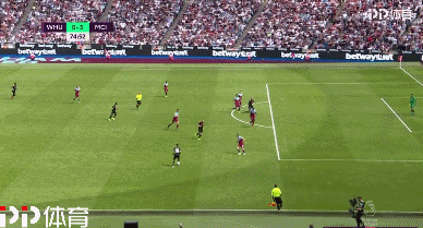 马卡：老佛爷在皇马输塞尔塔后召开紧急会议，持续至凌晨