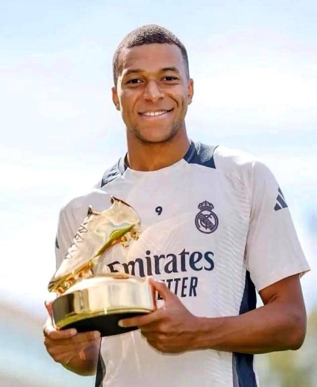 参观诺坎普，梅西：我回到了我怀念的地方，希望有一天能回来