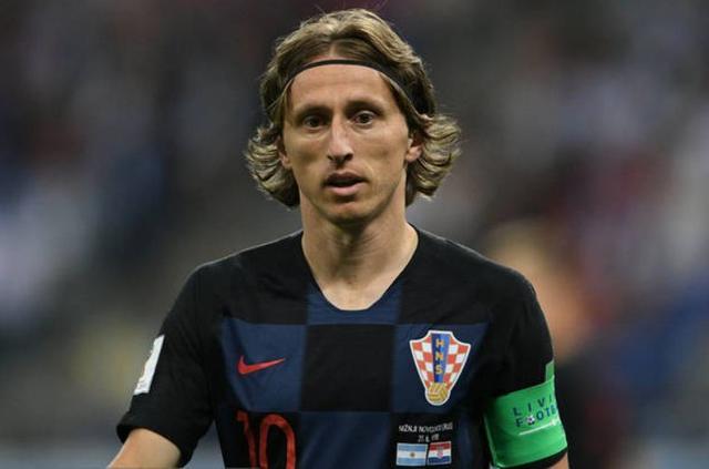 德佩荷兰队史自然年客场进球数第2，仅次于范巴斯滕